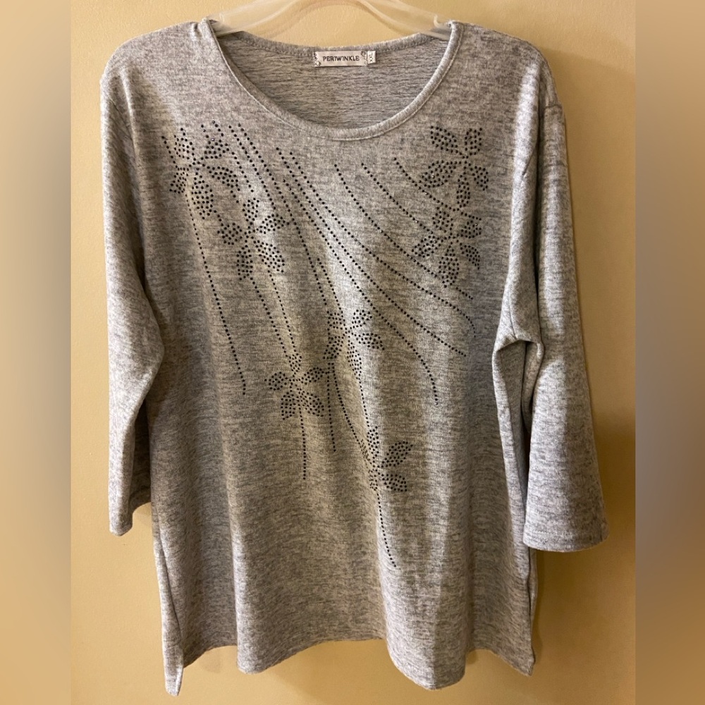 Periwinkle grey 3/4 sleeve sweater with black gems - XXL - NWOT